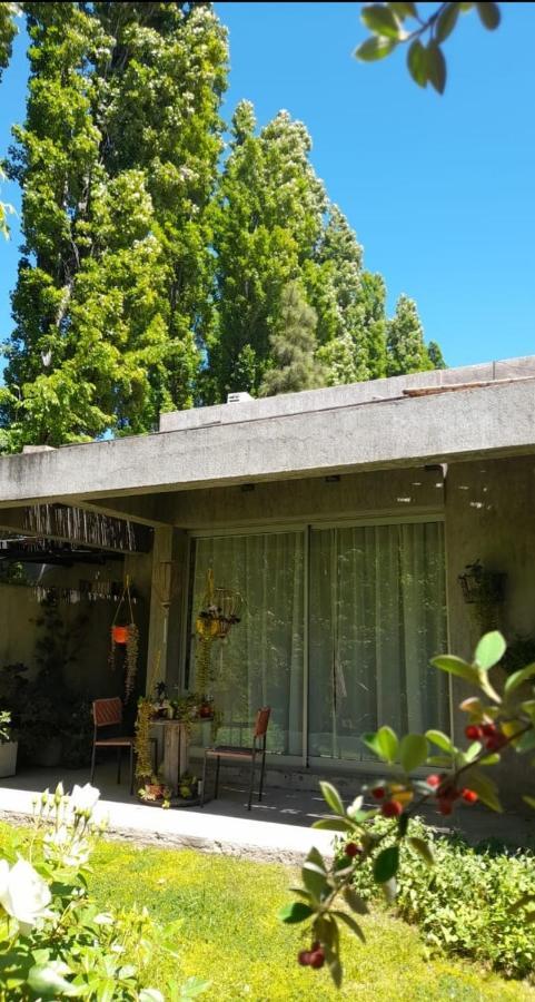 Casa Los Cerezos En Chacras De Coria Exterior foto