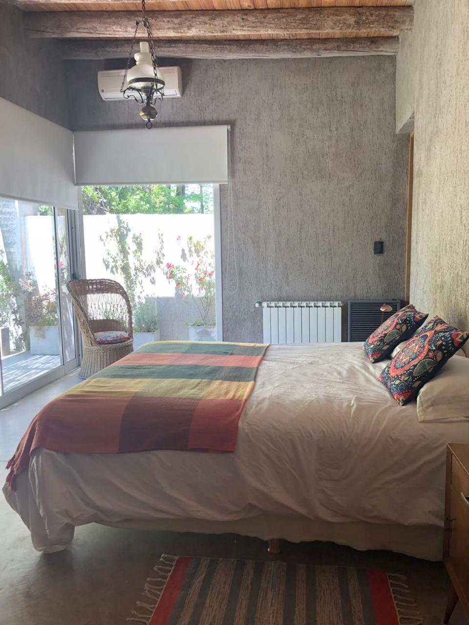 Casa Los Cerezos En Chacras De Coria Exterior foto